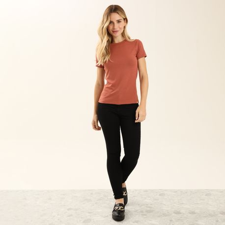 BLUSA MC CANELADA C/ GOLA BAIXA 662 MARROM P