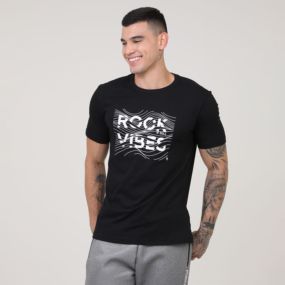 CAMISETA C/ ESTAMPA CENTRAL "ROCK VIBES" 155415138 PRETO M