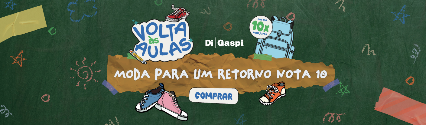 Campanha publicitária 'Volta às Aulas' da Di Gaspi com fundo de lousa verde, desenhos coloridos de giz e itens escolares como tênis, mochila e lápis. Texto promocional destaca moda para o retorno às aulas com pagamento em até 10 vezes sem juros. Imagem voltada para moda jovem, estilo escolar e compras de volta às aulas.